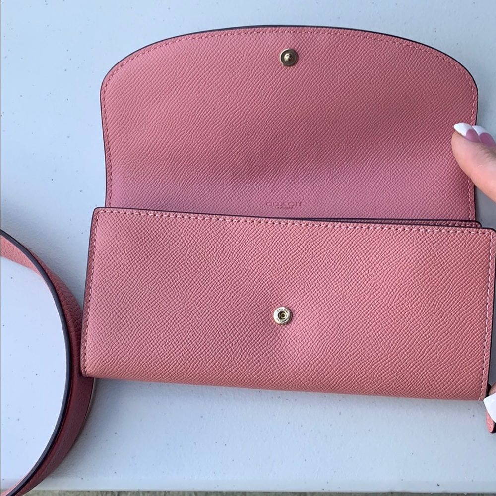Coach Wallet - Picture 3 of 4